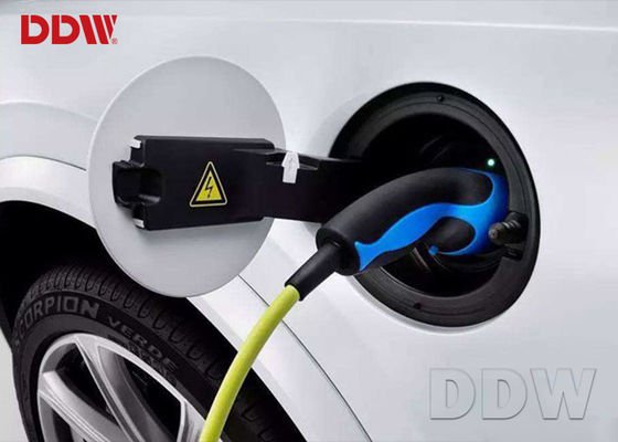 Pulgada al aire libre DDW-AD7001S de la señalización 70 de Digitaces de la pila de la carga ISO9001 para los liendres del coche 2500 de la energía